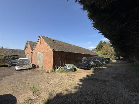 6 bedroom Detached house for sale in Netherseal Road, Chilcote, Swadlincote