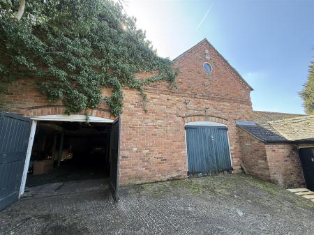 6 bedroom Detached house for sale in Netherseal Road, Chilcote, Swadlincote