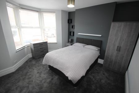 1 bedroom House share to let in Shobnall Street, Staffordshire, Burton upon Trent, DE14