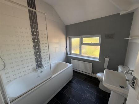 3 bedroom Semi-detached house for sale in Manor Close, Burton-On-Trent