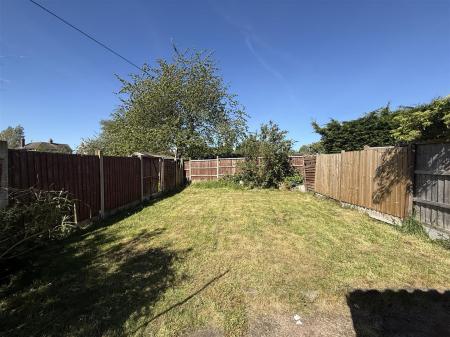 3 bedroom Semi-detached house for sale in Manor Close, Burton-On-Trent