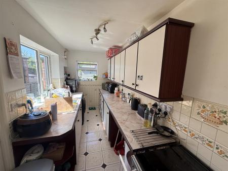 2 bedroom Terraced House for sale in South Broadway Street, Burton-On-Trent