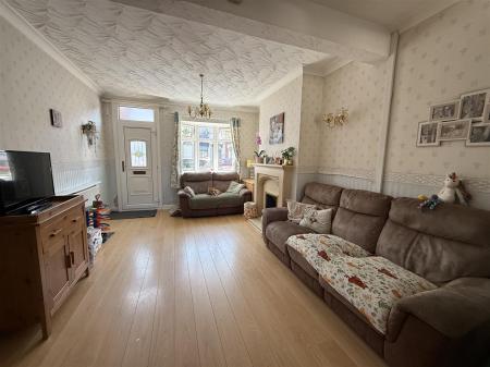 2 bedroom Terraced House for sale in South Broadway Street, Burton-On-Trent