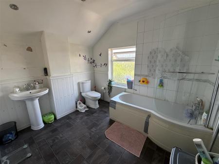 2 bedroom Terraced House for sale in South Broadway Street, Burton-On-Trent