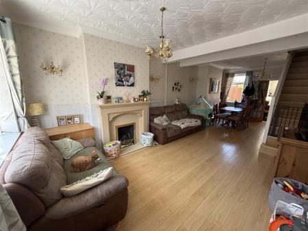 2 bedroom Terraced House for sale in South Broadway Street, Burton-On-Trent