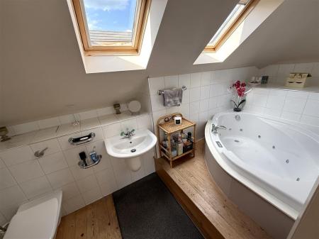 4 bedroom Detached bungalow for sale in Claymills Road, Stretton, Burton-On-Trent