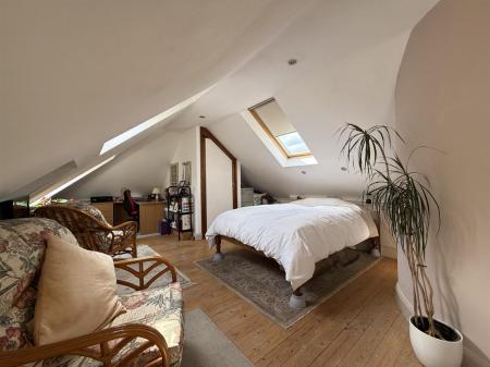 4 bedroom Detached bungalow for sale in Claymills Road, Stretton, Burton-On-Trent