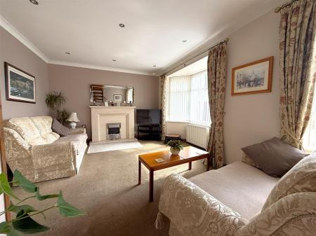 4 bedroom Detached bungalow for sale in Claymills Road, Stretton, Burton-On-Trent