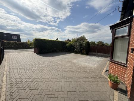 4 bedroom Detached bungalow for sale in Claymills Road, Stretton, Burton-On-Trent