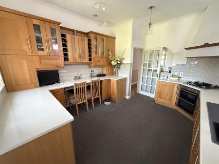4 bedroom Detached bungalow for sale in Claymills Road, Stretton, Burton-On-Trent