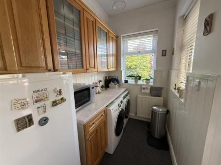 4 bedroom Detached bungalow for sale in Claymills Road, Stretton, Burton-On-Trent