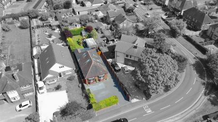 4 bedroom Detached bungalow for sale in Claymills Road, Stretton, Burton-On-Trent