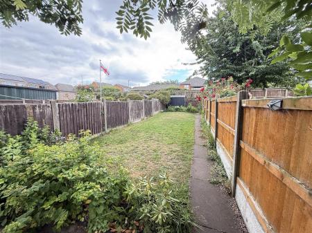 2 bedroom Terraced House for sale in Rosliston Road, Burton-On-Trent