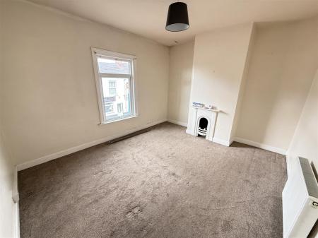 2 bedroom Terraced House for sale in Rosliston Road, Burton-On-Trent