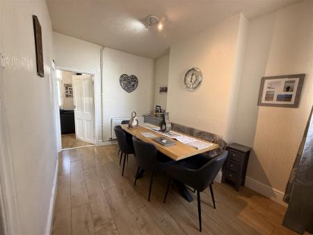 2 bedroom Terraced House for sale in Rosliston Road, Burton-On-Trent
