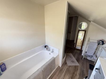 2 bedroom Terraced House for sale in Rosliston Road, Burton-On-Trent