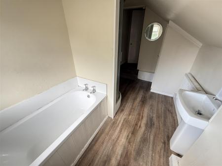 2 bedroom Terraced House for sale in Rosliston Road, Burton-On-Trent
