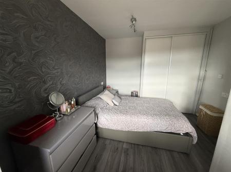 3 bedroom Semi-detached house for sale in Roseleigh Crescent, Newhall, Swadlincote