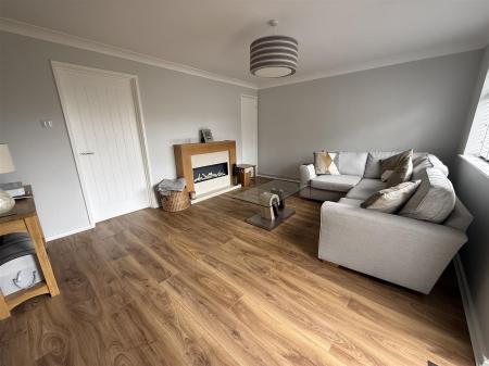 3 bedroom Semi-detached house for sale in Roseleigh Crescent, Newhall, Swadlincote