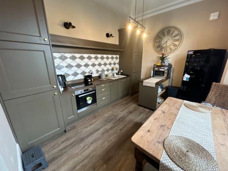 2 bedroom Flat to let in Ashby Road, Staffordshire, Burton upon Trent, DE15
