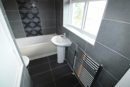 3 bedroom Detached house to let in Burton Road, Staffordshire, Burton upon Trent, DE14