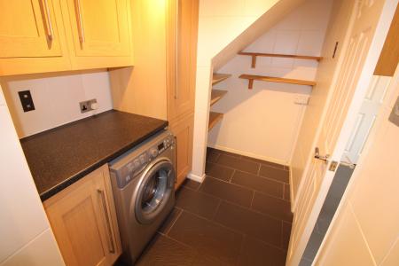 3 bedroom Detached house to let in Burton Road, Staffordshire, Burton upon Trent, DE14