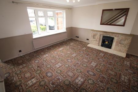 3 bedroom Detached house to let in Burton Road, Staffordshire, Burton upon Trent, DE14