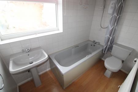 3 bedroom Detached house to let in Burton Road, Staffordshire, Burton upon Trent, DE14