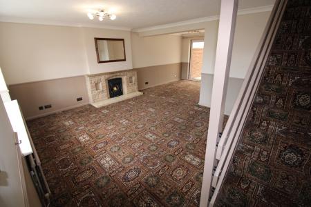 3 bedroom Detached house to let in Burton Road, Staffordshire, Burton upon Trent, DE14