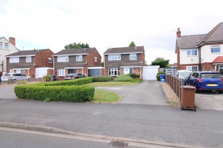3 bedroom Detached house to let in Burton Road, Staffordshire, Burton upon Trent, DE14