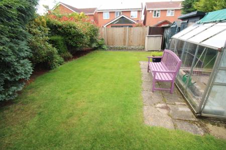 3 bedroom Detached house to let in Burton Road, Staffordshire, Burton upon Trent, DE14