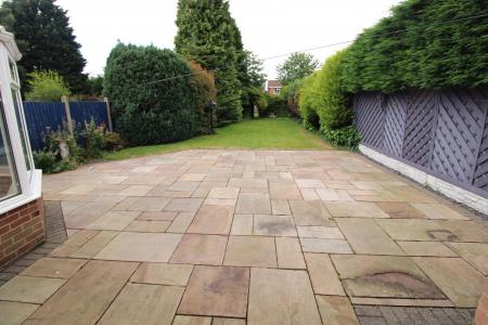 3 bedroom Detached house to let in Burton Road, Staffordshire, Burton upon Trent, DE14