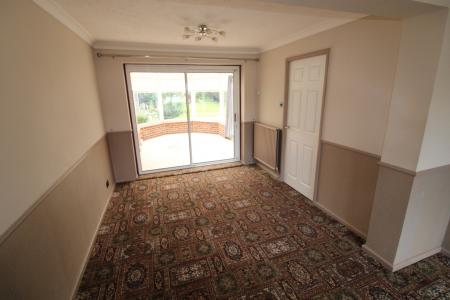3 bedroom Detached house to let in Burton Road, Staffordshire, Burton upon Trent, DE14