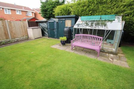 3 bedroom Detached house to let in Burton Road, Staffordshire, Burton upon Trent, DE14