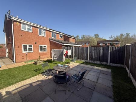 2 bedroom Semi-detached house for sale in Buckingham Close, Stretton, Burton-On-Trent