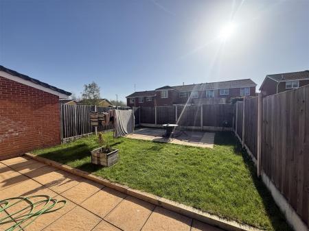 2 bedroom Semi-detached house for sale in Buckingham Close, Stretton, Burton-On-Trent