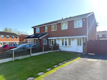 Buckingham Close, Stretton, Burton-On-Trent