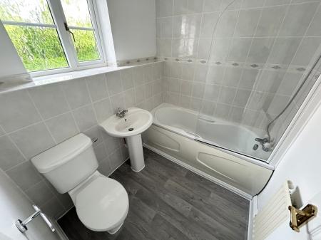 3 bedroom Semi-detached house to let in Heather Close, Burton Upon Trent, Branston, DE14