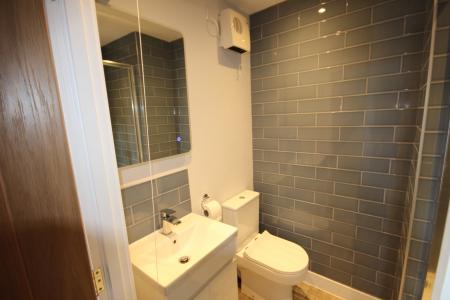 1 bedroom House share to let in Calais Road, Staffordshire, Burton upon Trent, DE13