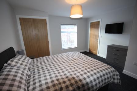 1 bedroom House share to let in Calais Road, Staffordshire, Burton upon Trent, DE13