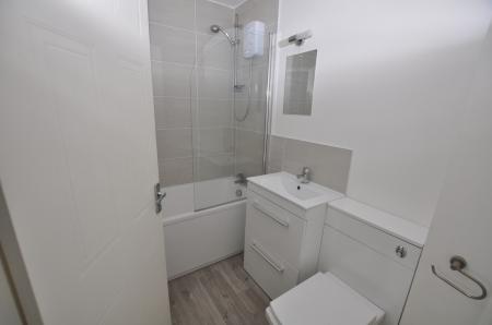 1 bedroom Flat to let in Nicklaus Close, Staffordshire, Burton upon Trent, DE14