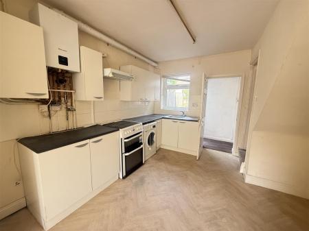 2 bedroom Terraced House for sale in Stanton Road, Burton-On-Trent