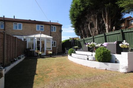 3 bedroom House to let in Cottesmore Close, Brizlincote Valley, Burton upon Trent, DE15