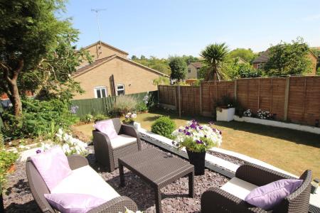 3 bedroom House to let in Cottesmore Close, Brizlincote Valley, Burton upon Trent, DE15