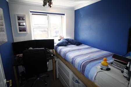 3 bedroom House to let in Cottesmore Close, Brizlincote Valley, Burton upon Trent, DE15
