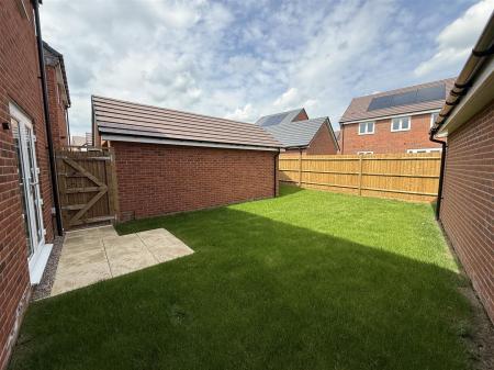 3 bedroom Detached house for sale in Hillside Road, Tatenhill, Burton-On-Trent