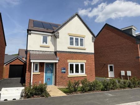 Hillside Road, Tatenhill, Burton-On-Trent