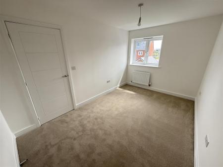 5 bedroom Detached house for sale in Spitfire Road, Tatenhill DE13 9WT