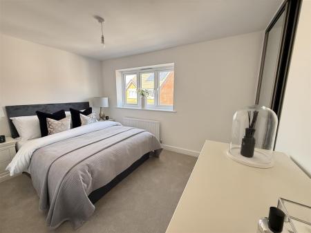 5 bedroom Detached house for sale in Spitfire Road, Tatenhill DE13 9WT
