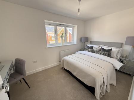 5 bedroom Detached house for sale in Spitfire Road, Tatenhill DE13 9WT